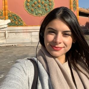 Meet your Posher, Liana